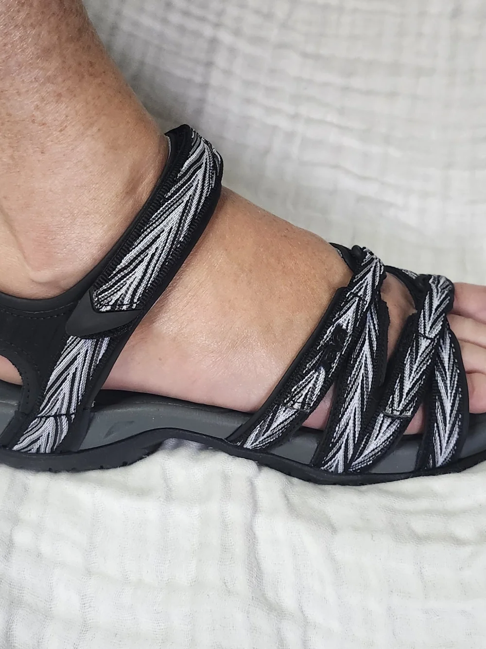 Teva Women's Tirra Size 8 Black Gray White Strappy Sandals - Water Shoes - Picture 9 of 10